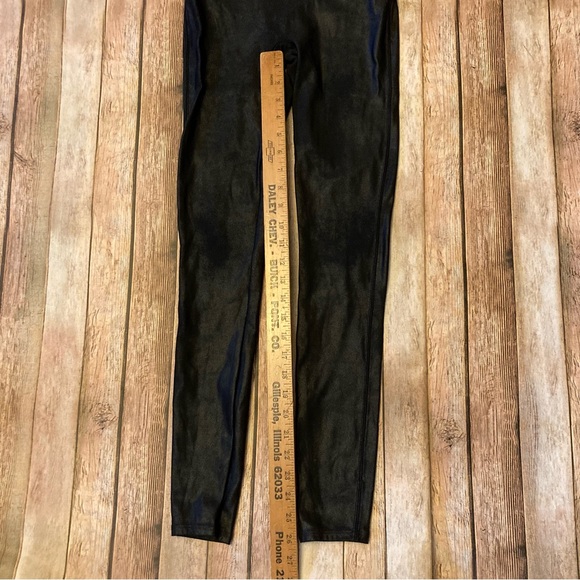SPANX Black Faux Leather Leggings Women’s Size Medium Mid Rise Preowned - Picture 2 of 10